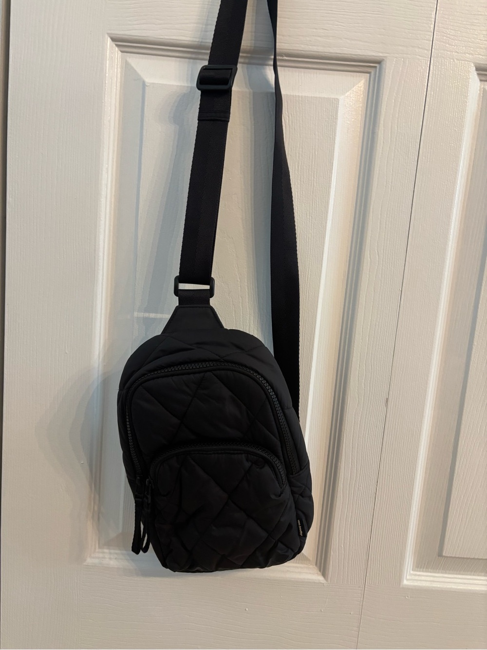 Vera Bradley-Featherweight Sling Bag